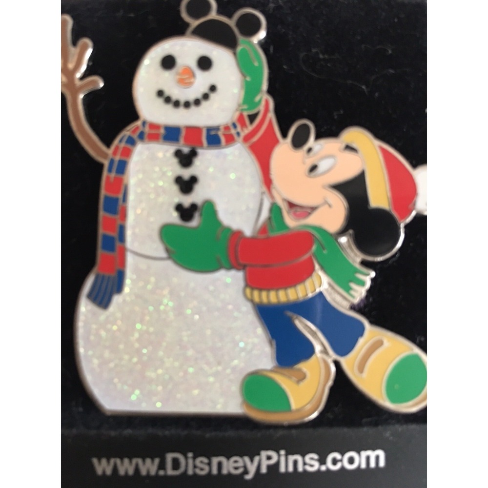 Vintage 2007 old stock Mickey and Snowman Sparkle Disney Pin